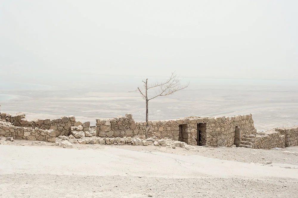 Masada, 2011, 20X30cm, stampa su carta baritata 290g. - edizione di 10 - € 500,00